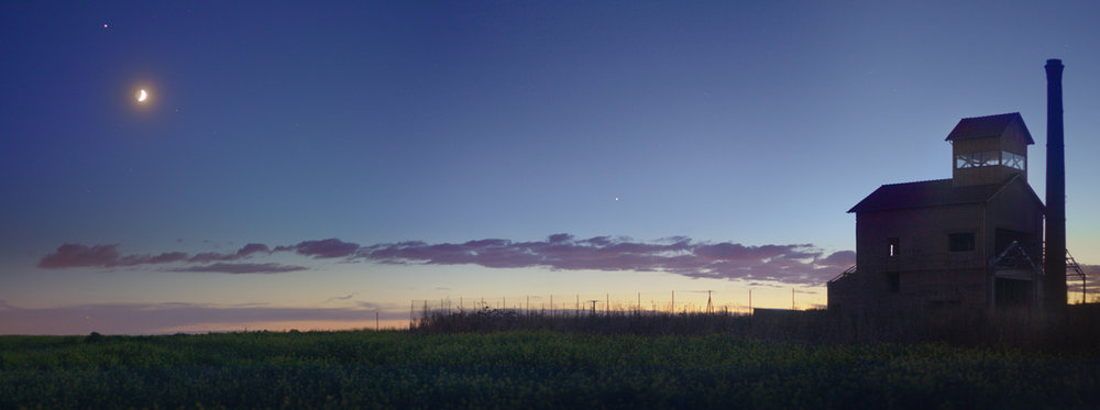 20081103-Panorama-conjontion-venis-jupiter-lune-distillerie-vexin-2008-3-novembre.thumb.jpg.96c7d9152d3241e5bcdbe0cdce266d1d.jpg
